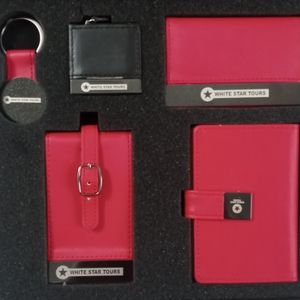 White Star Tours 5-Piece Luggage Accessories